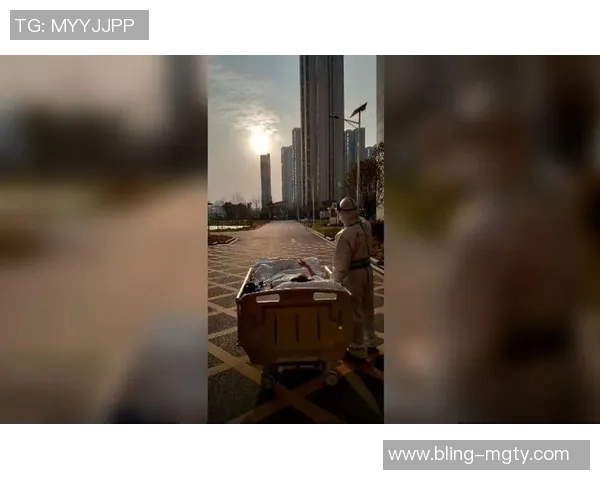 广西外援阿萨莫阿助行器辅助下成功下床行走传来好消息